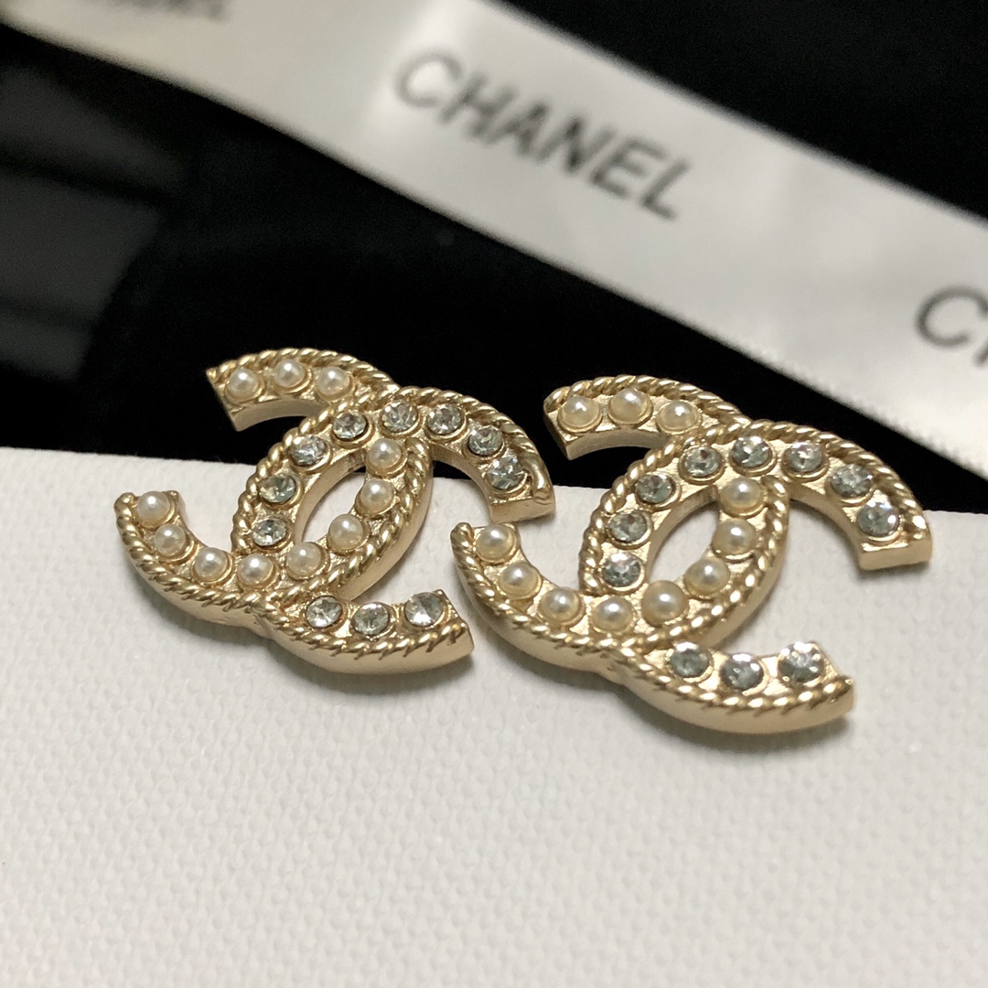 Chanel Earrings Pearl Inlaid L