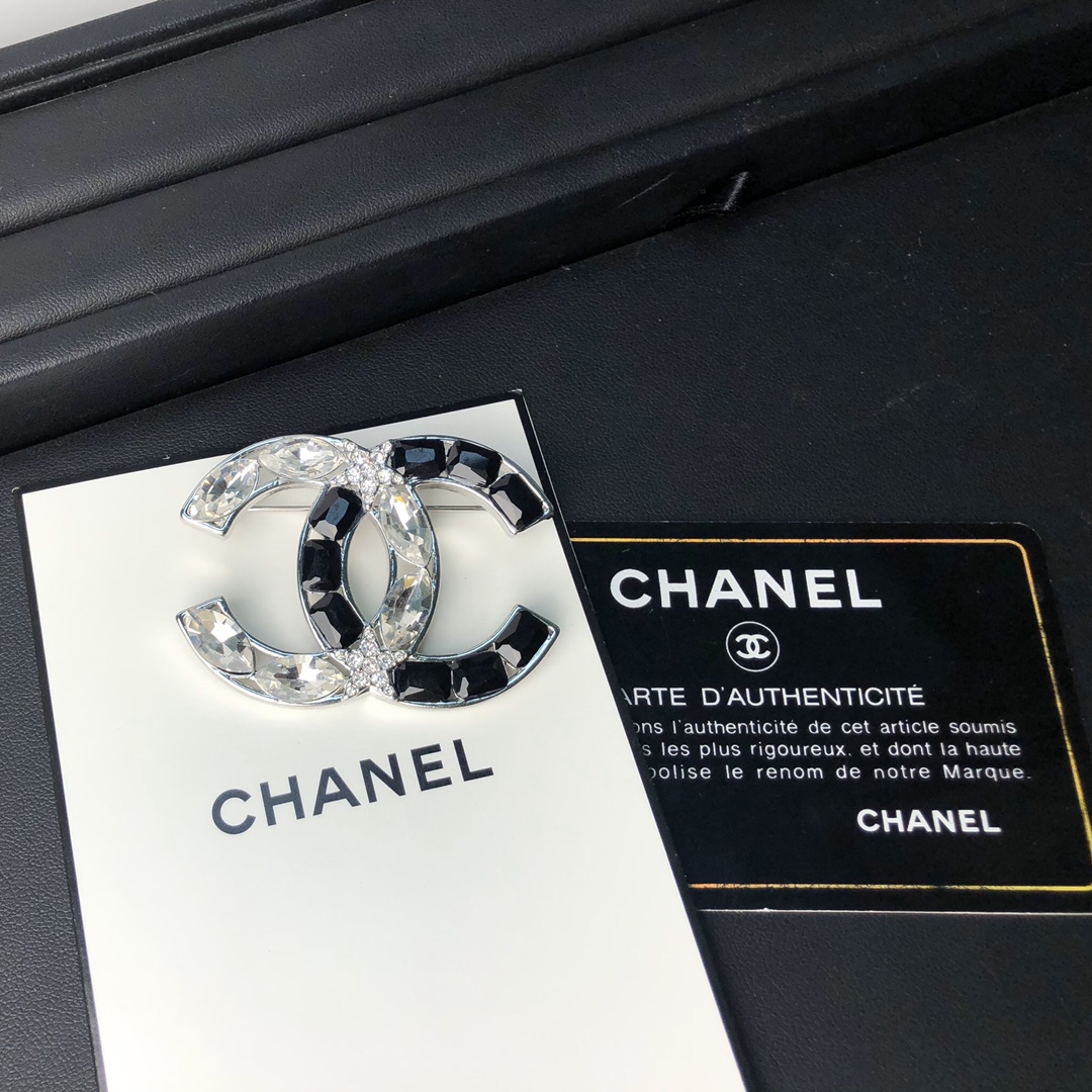 Chanel Brooch Black L