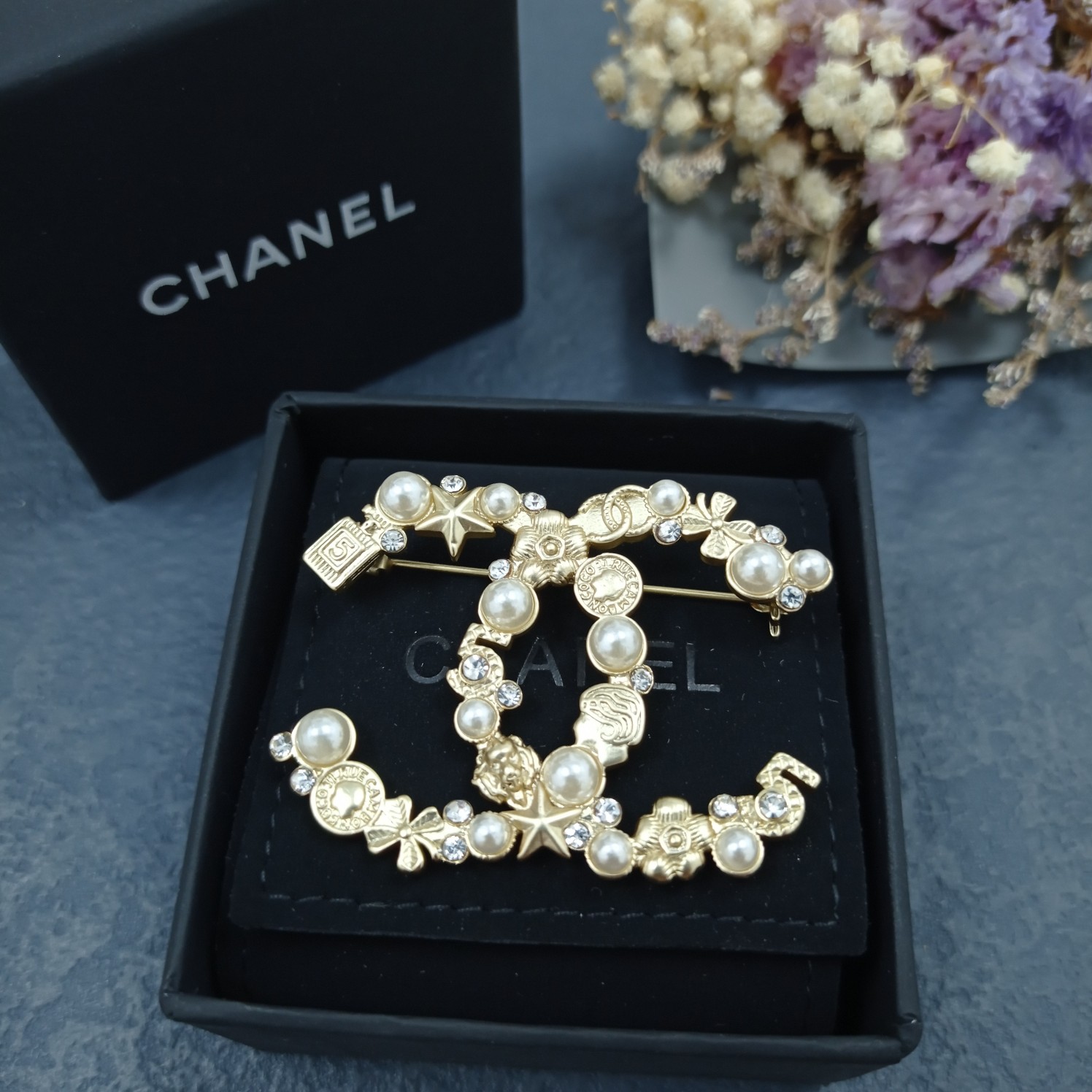 Chanel Brooch Pearl L