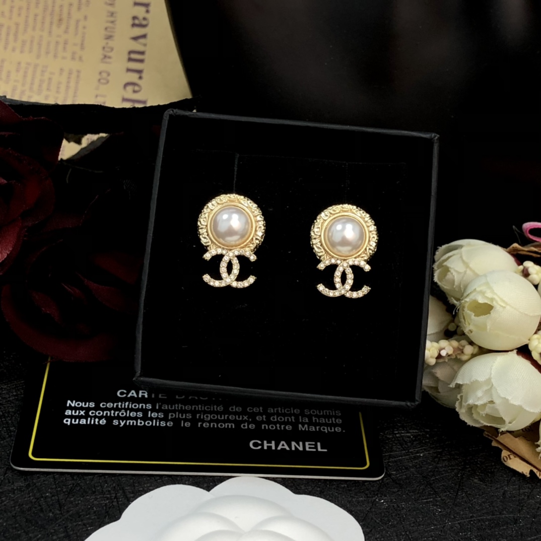 Chanel Earrings Pearl L