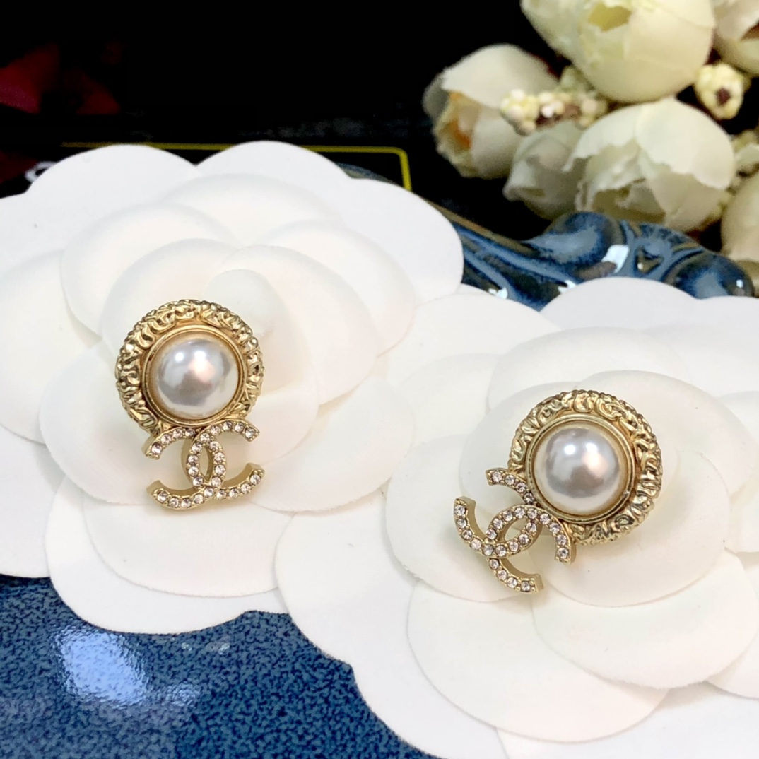 Chanel Earrings Pearl L