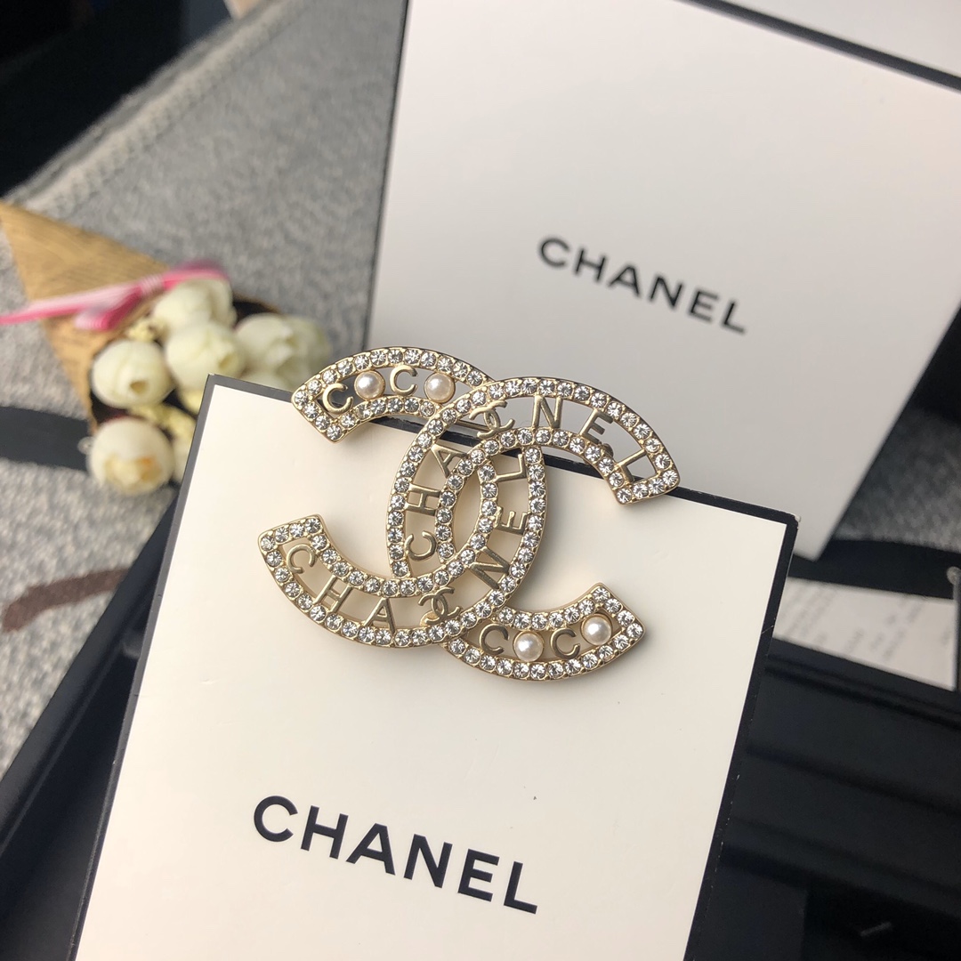 Chanel Brooch Inlaid L