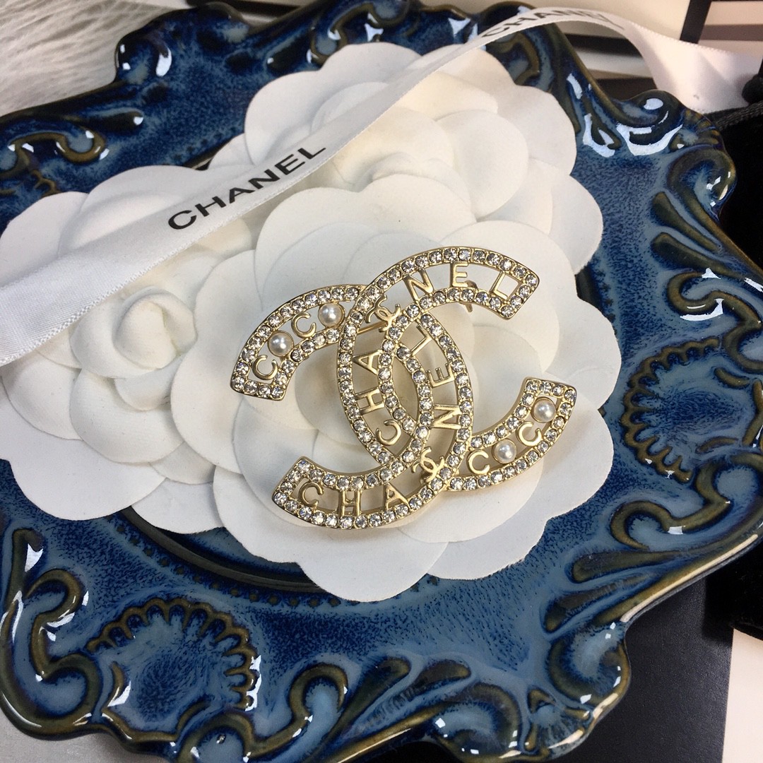 Chanel Brooch Inlaid L