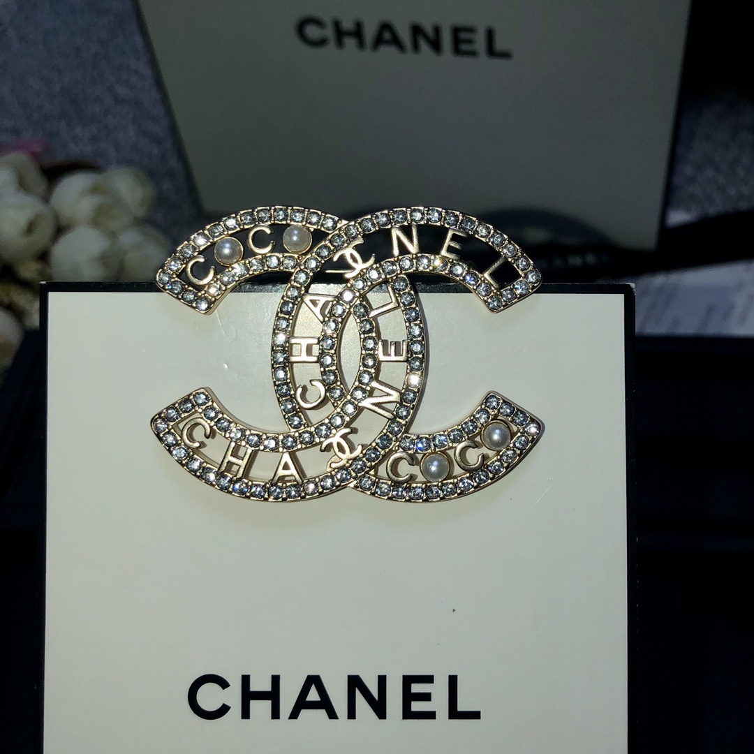 Chanel Brooch Inlaid L