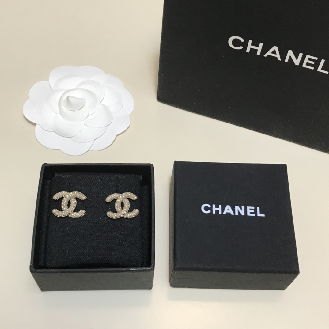 Chanel Earrings Pearl Gold L