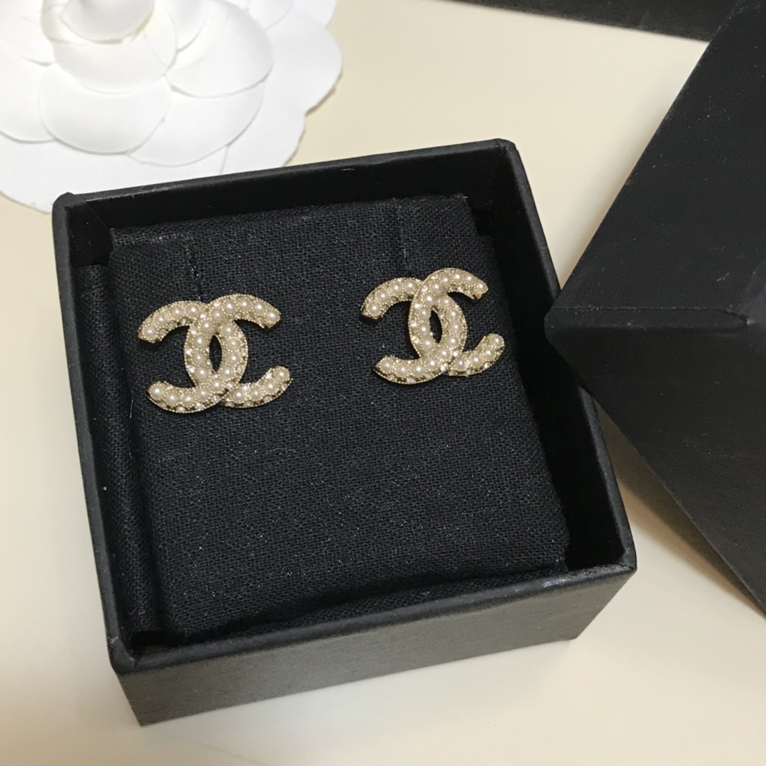 Chanel Earrings Pearl Gold L