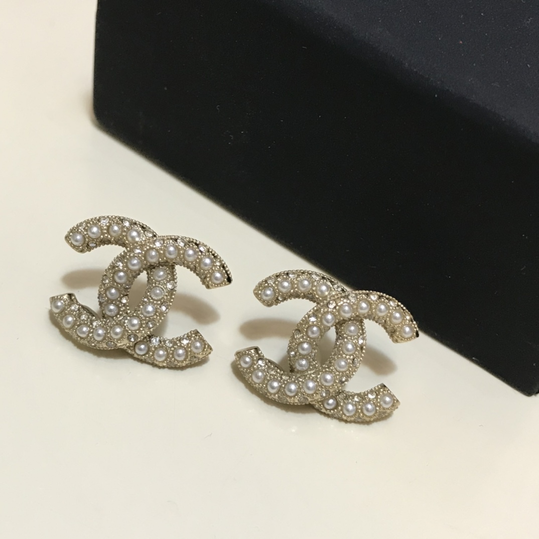 Chanel Earrings Pearl Gold L