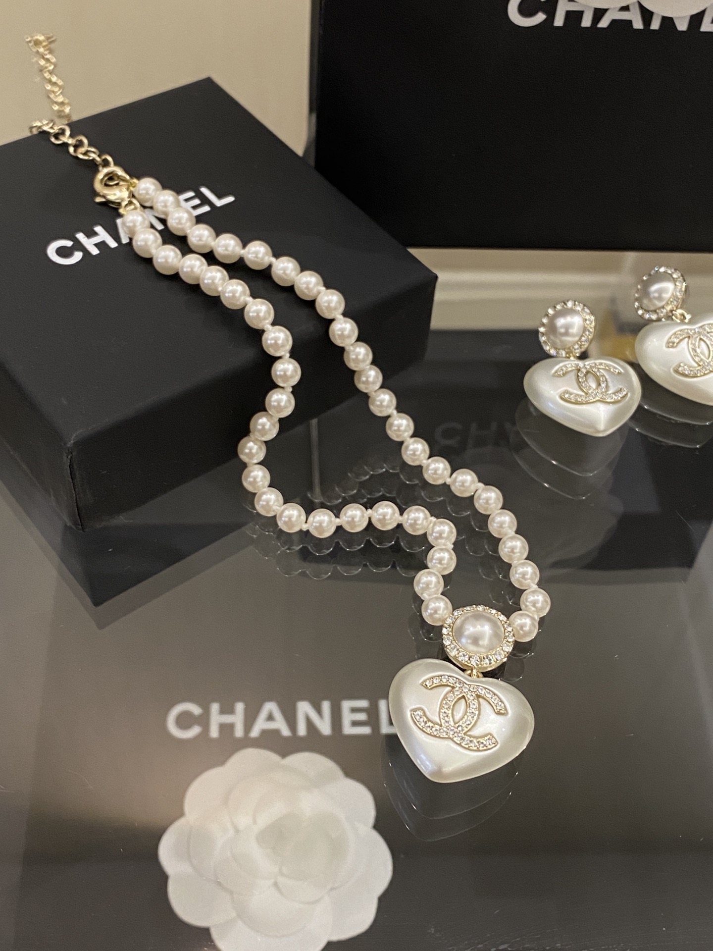 Chanel Necklace Pearl White