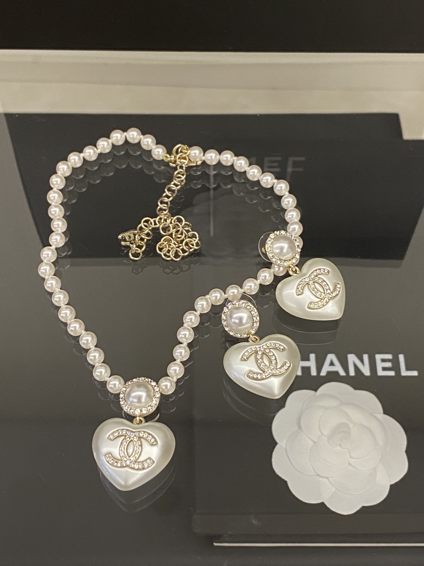Chanel Necklace Pearl White