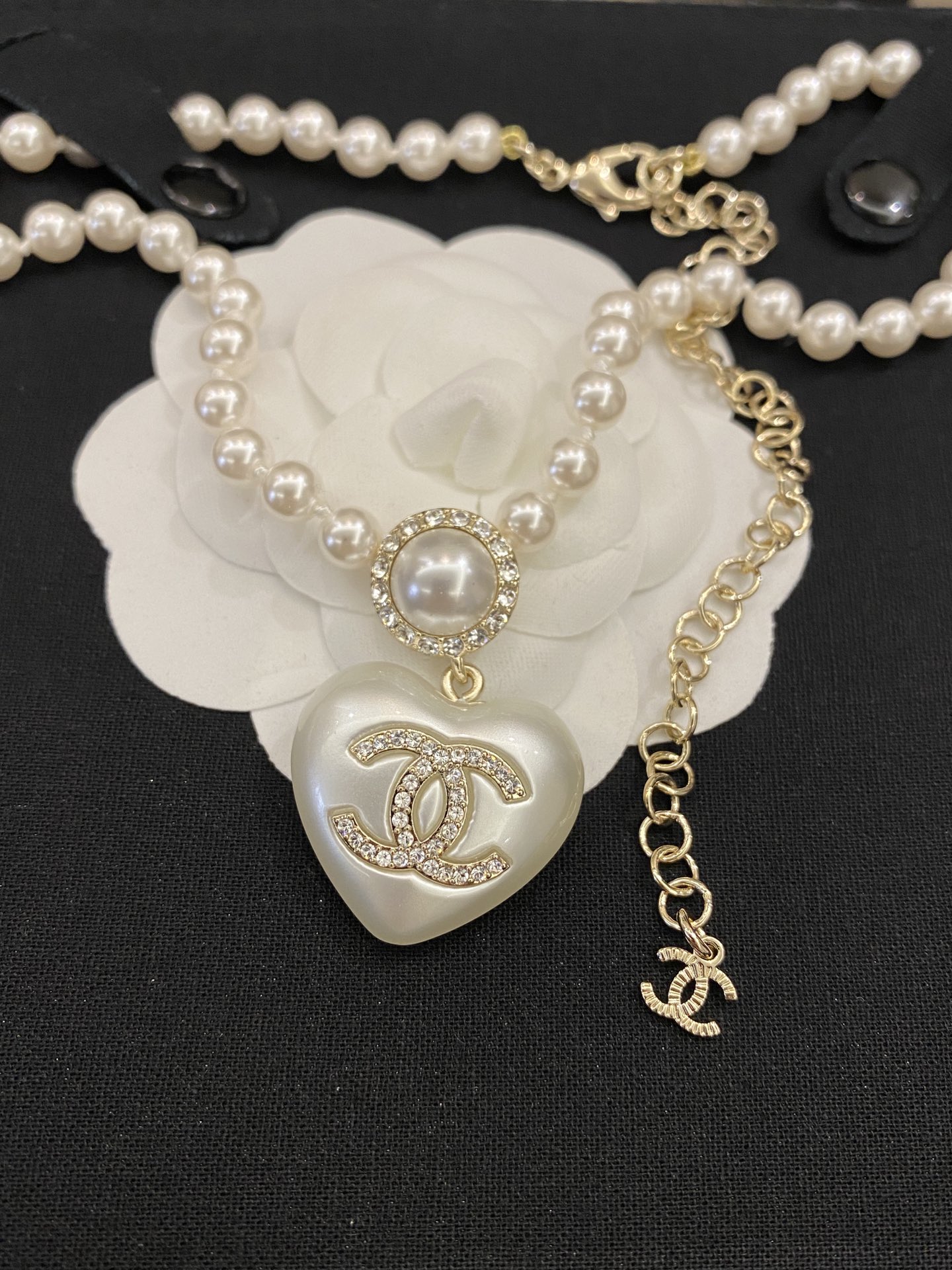 Chanel Necklace Pearl White