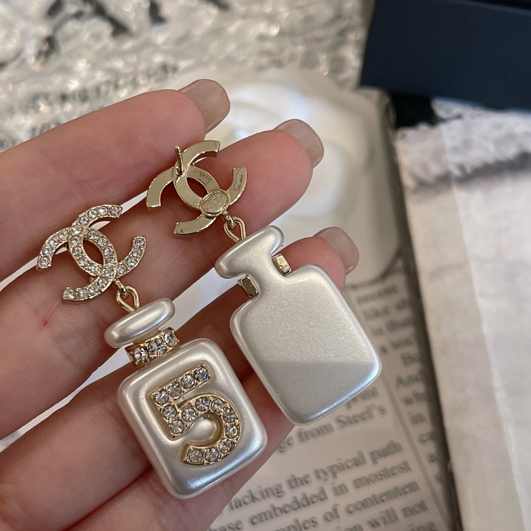 Chanel Earrings White L