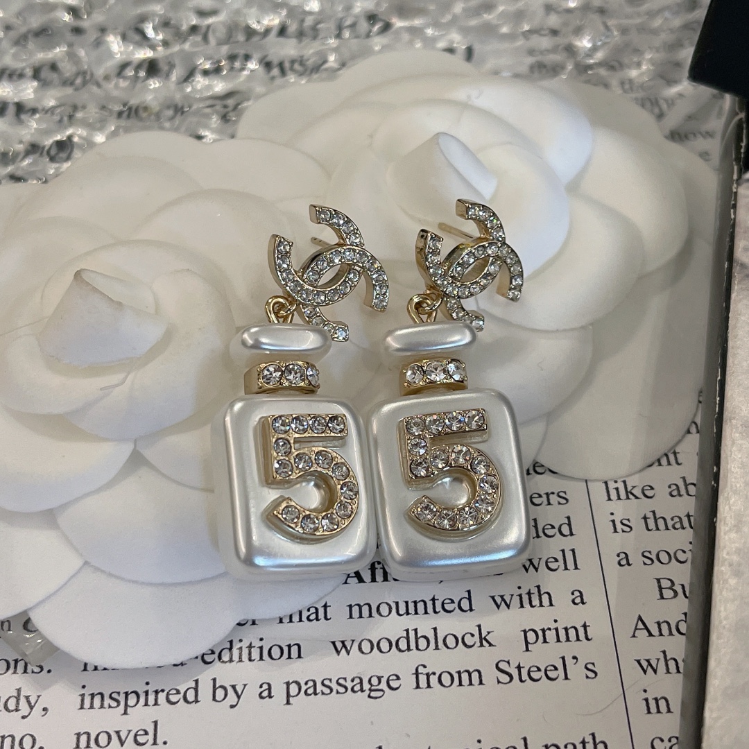 Chanel Earrings White L