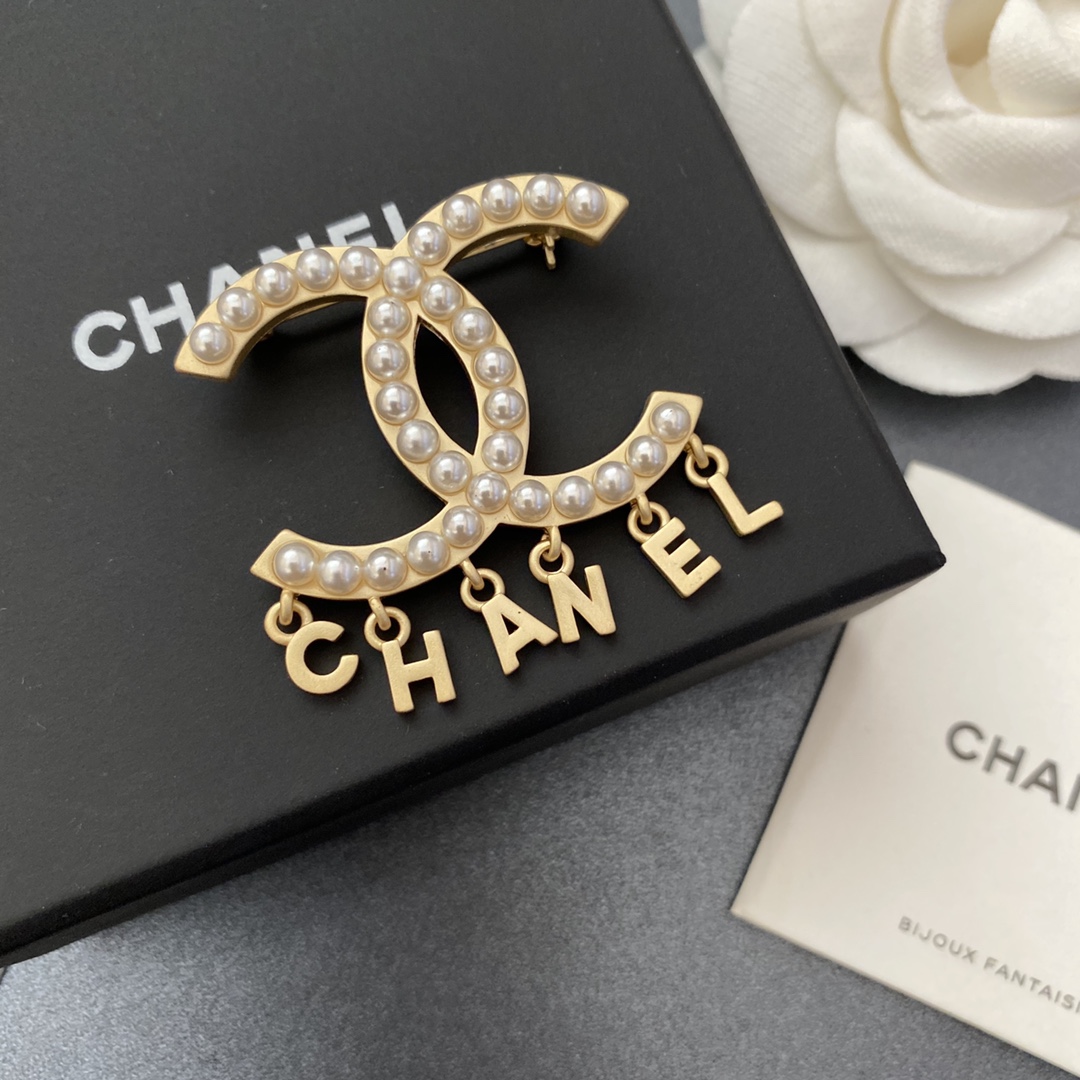Chanel Brooch L