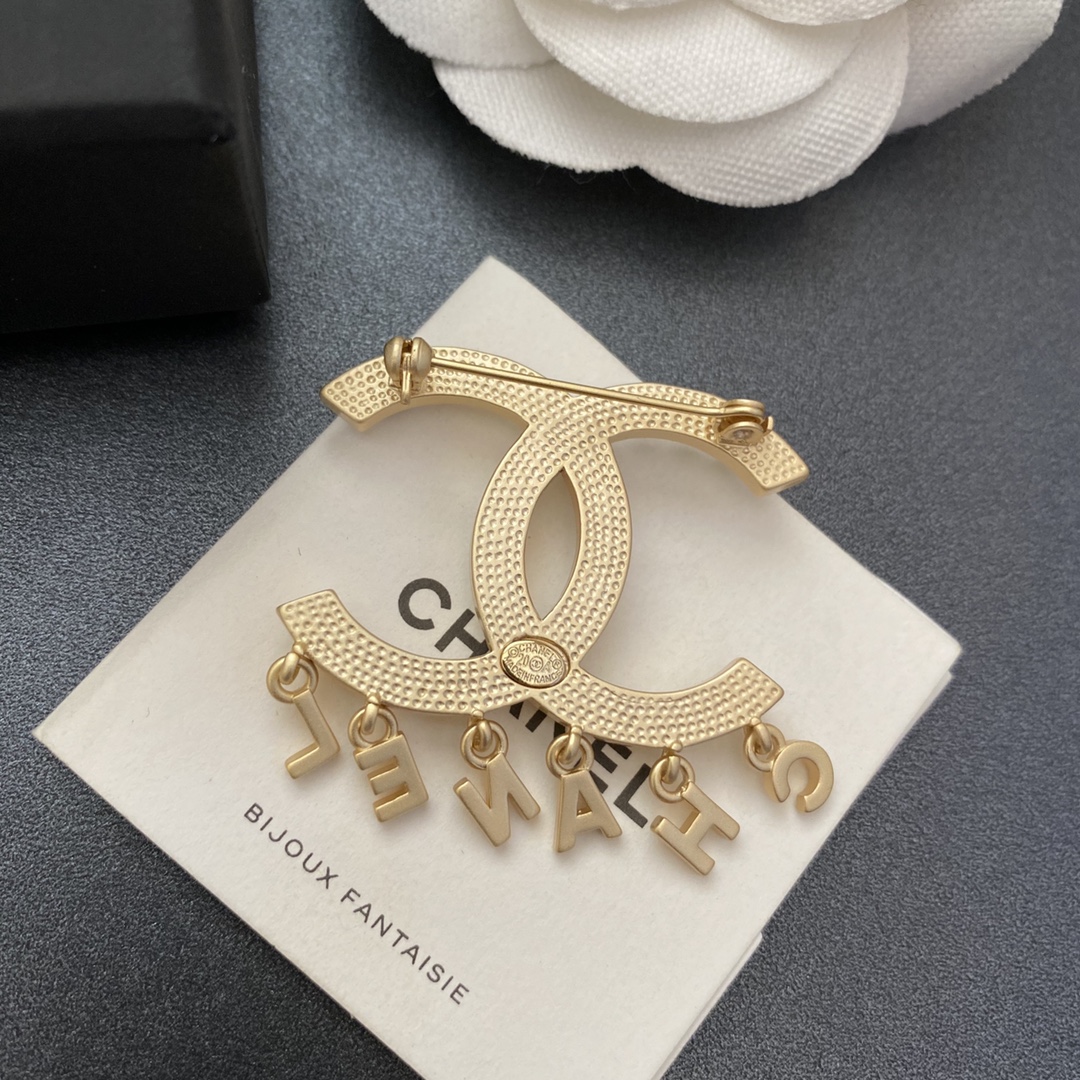 Chanel Brooch L