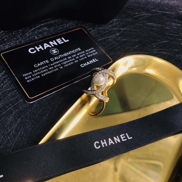 Chanel Ring Pearl L