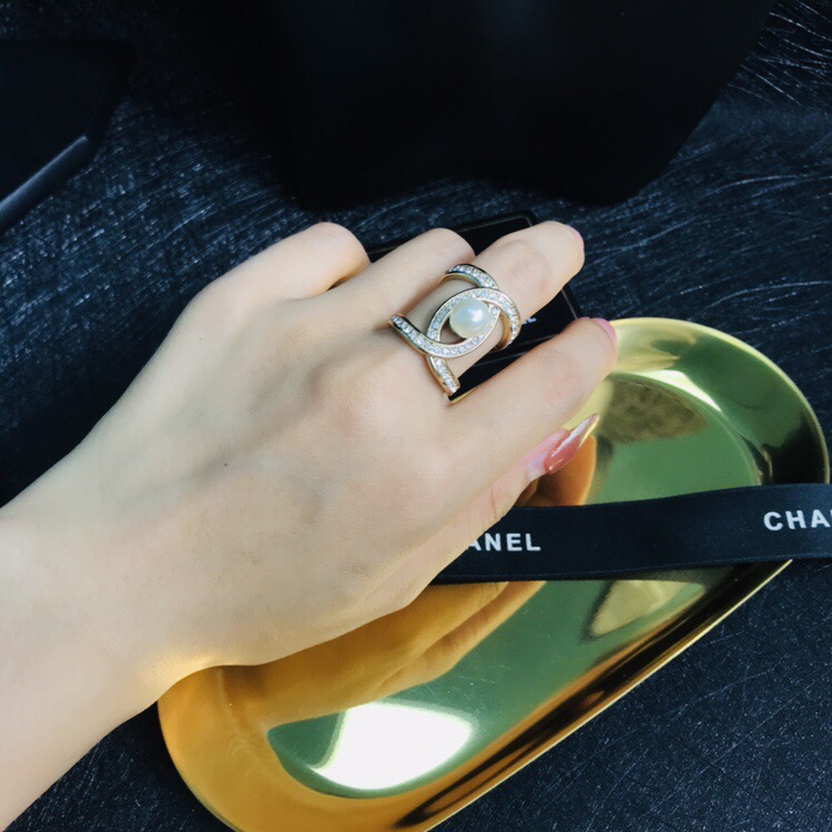 Chanel Ring Pearl L