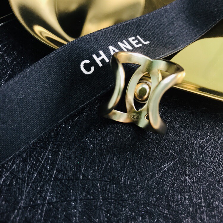 Chanel Ring Pearl L