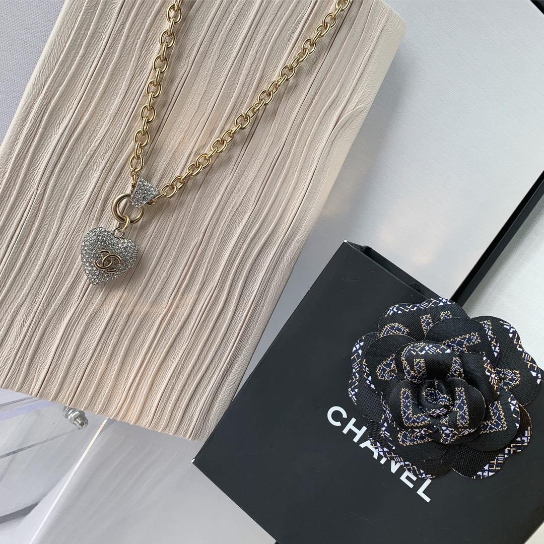 Chanel Necklace S-l