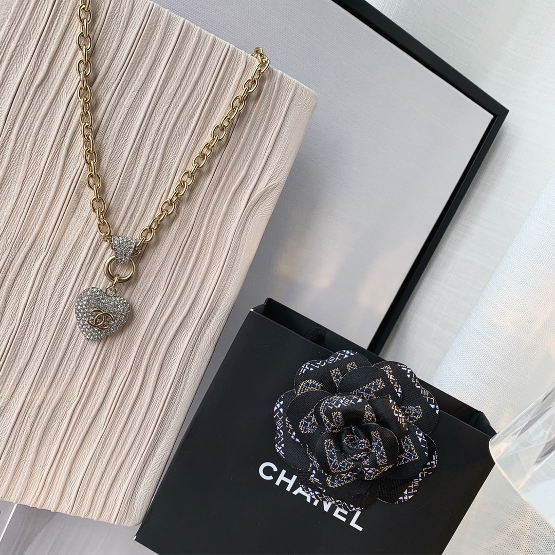 Chanel Necklace S-l