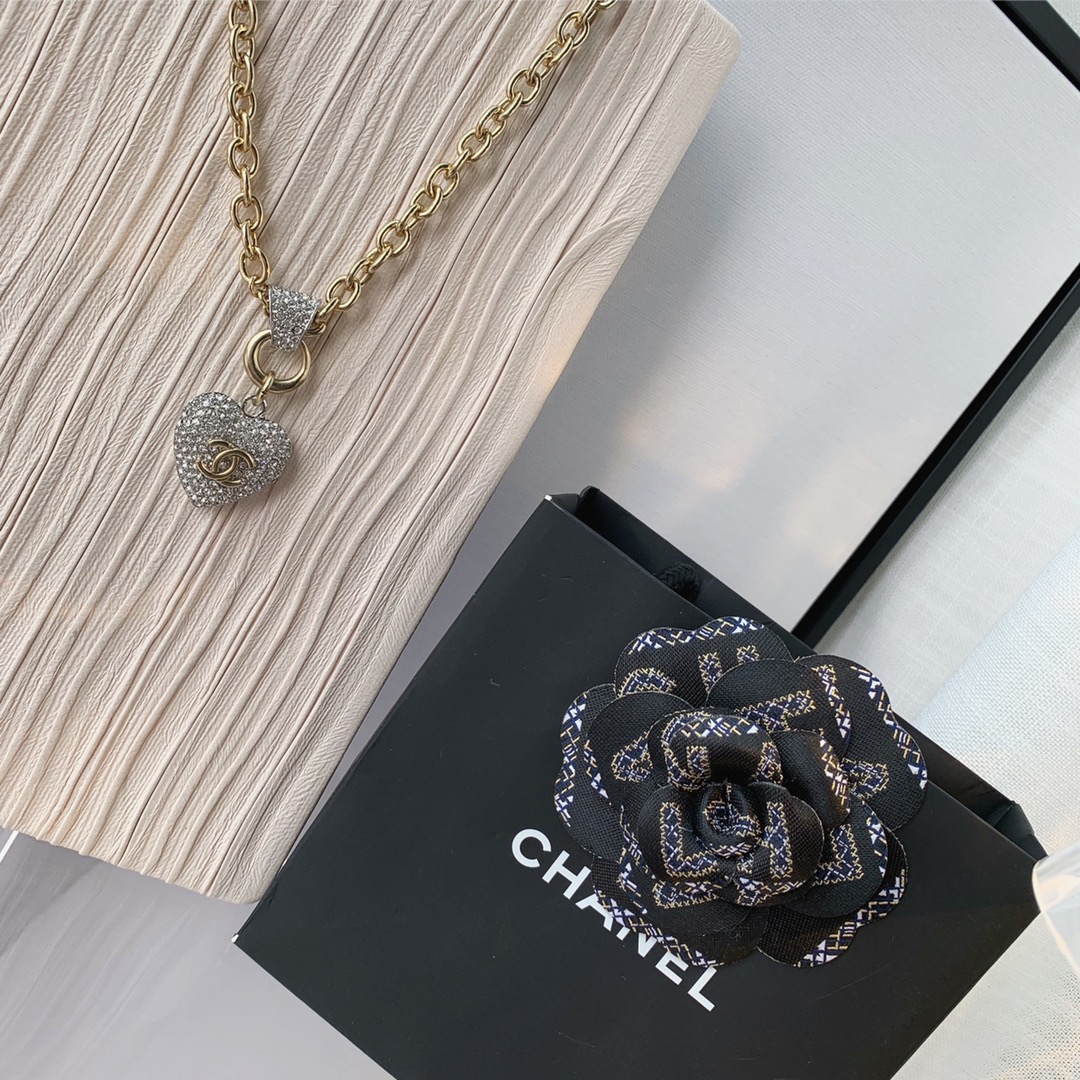 Chanel Necklace S-l