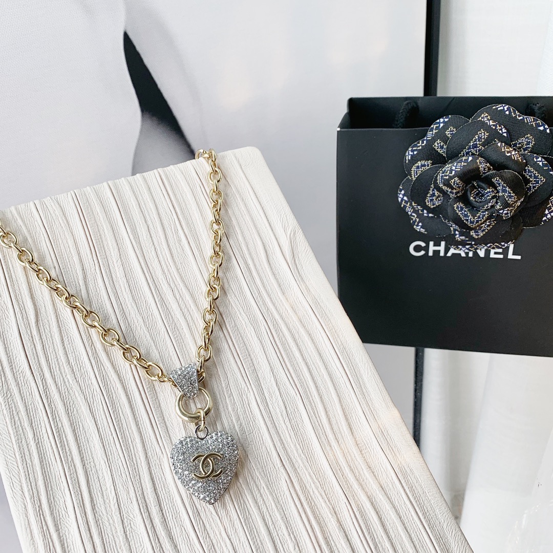 Chanel Necklace S-l