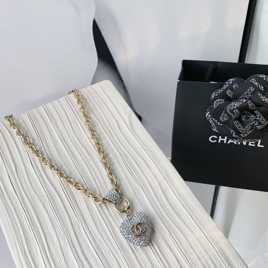 Chanel Necklace S-l