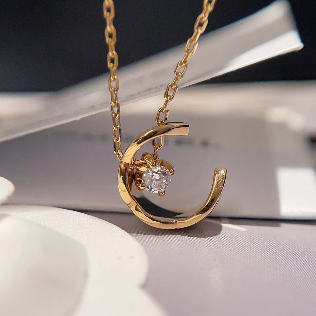 Chanel Necklace Gold L