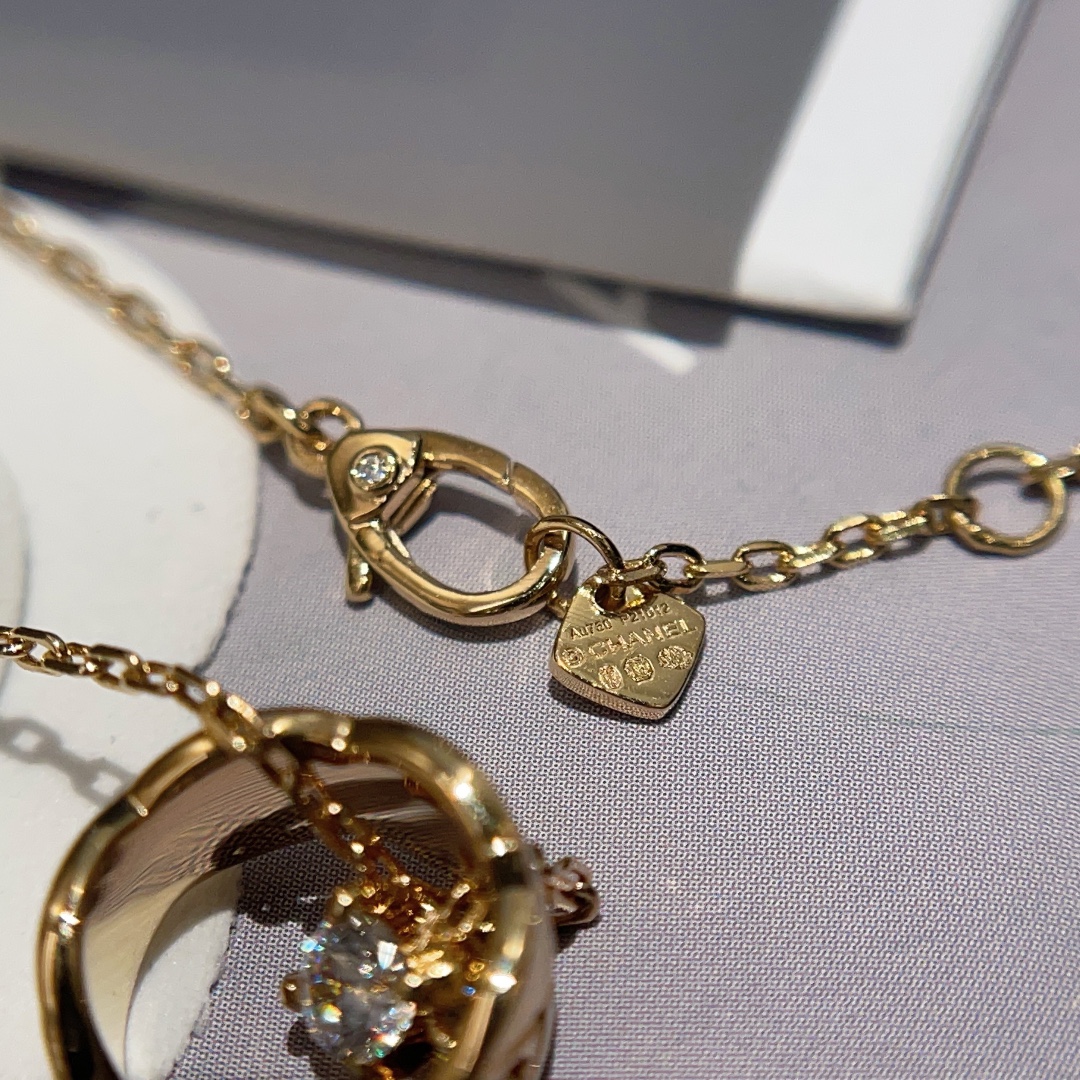 Chanel Necklace Gold L