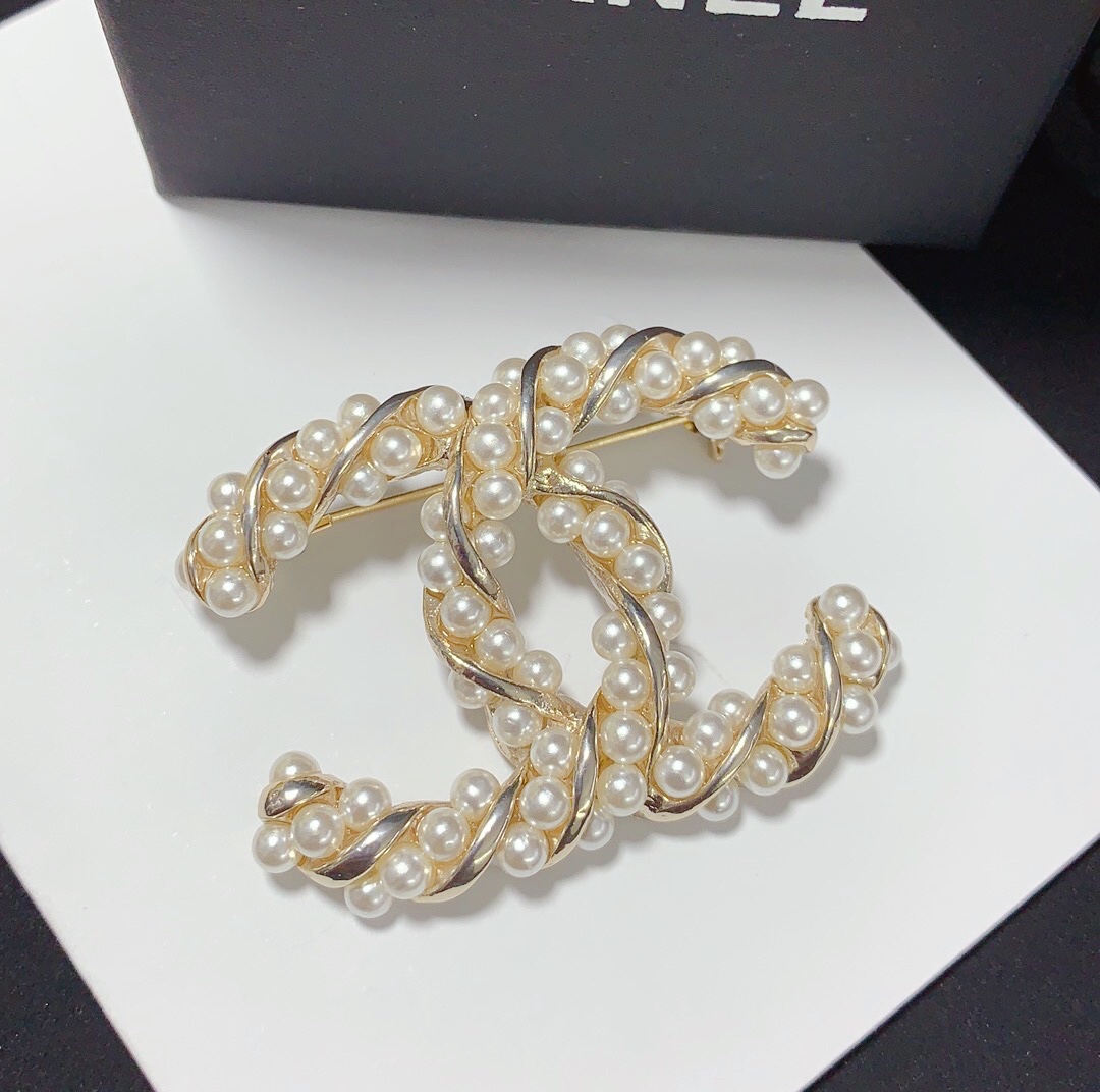 Chanel Brooch Pearl L