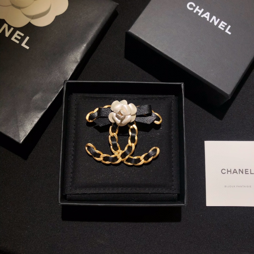 Chanel Brooch L