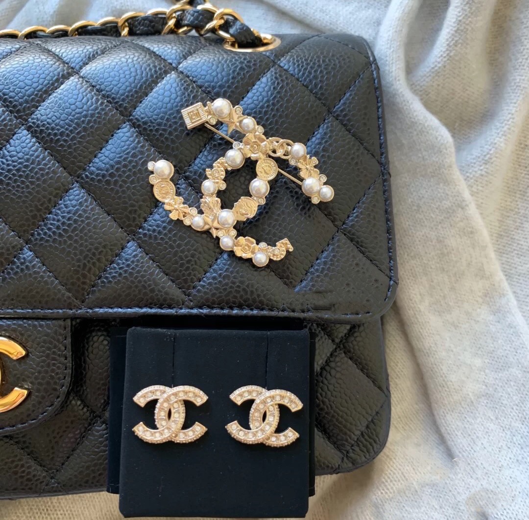 Chanel Brooch Pearl L