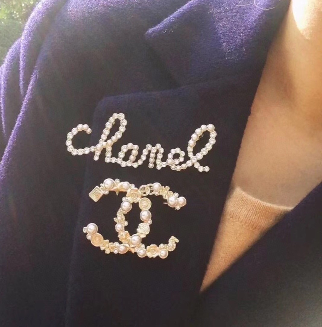 Chanel Brooch Pearl L