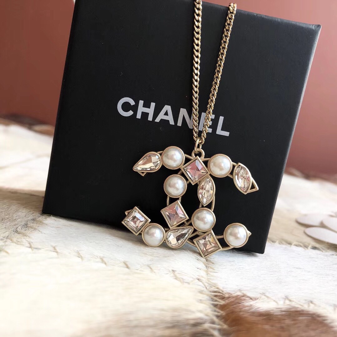 Chanel Necklace Pearl L