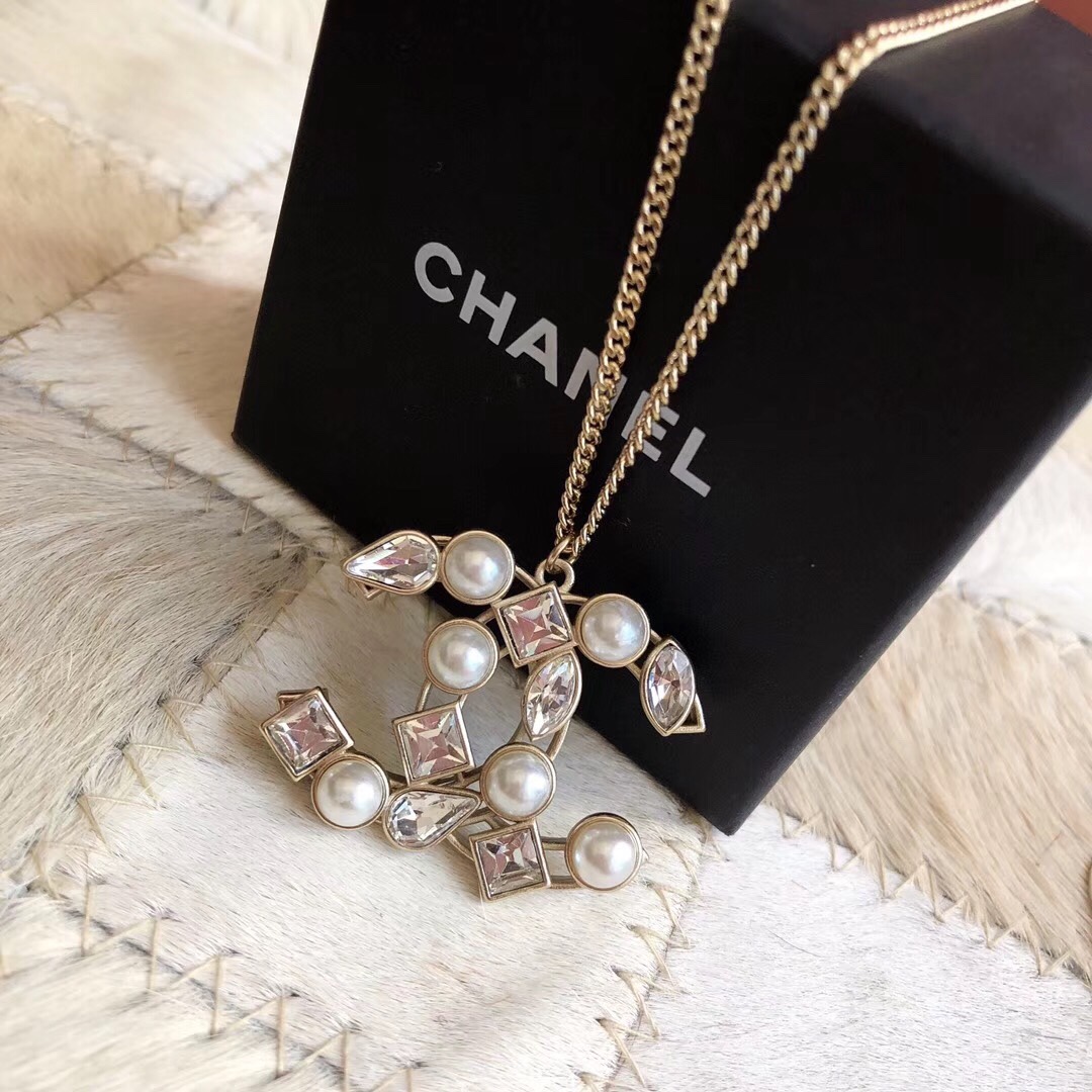 Chanel Necklace Pearl L