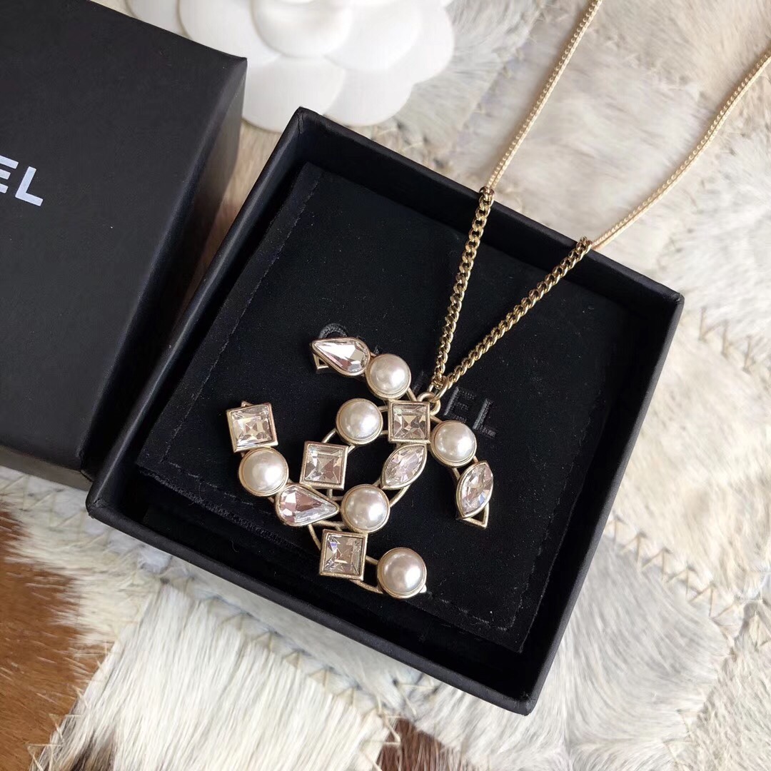 Chanel Necklace Pearl L