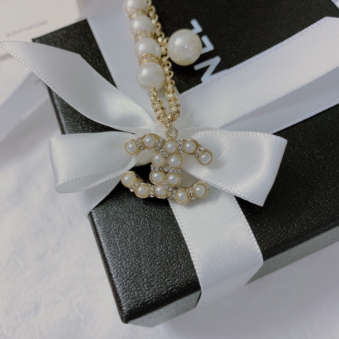 Chanel Bracelet Pearl L