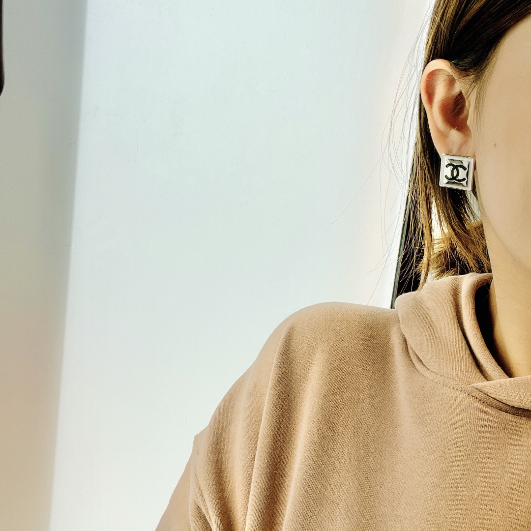 Chanel Earrings Black L