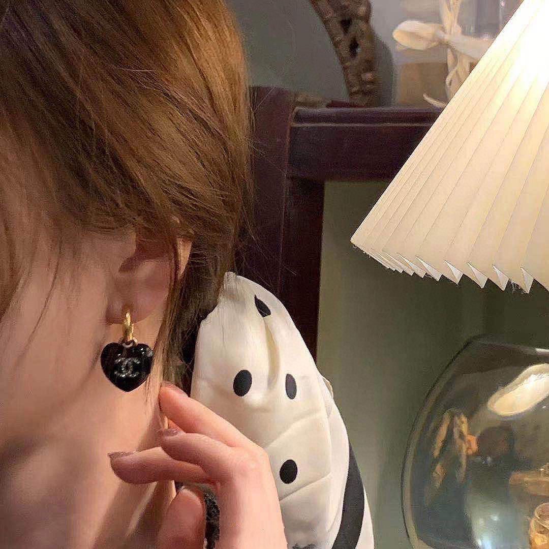 Chanel Earrings Silver S-l