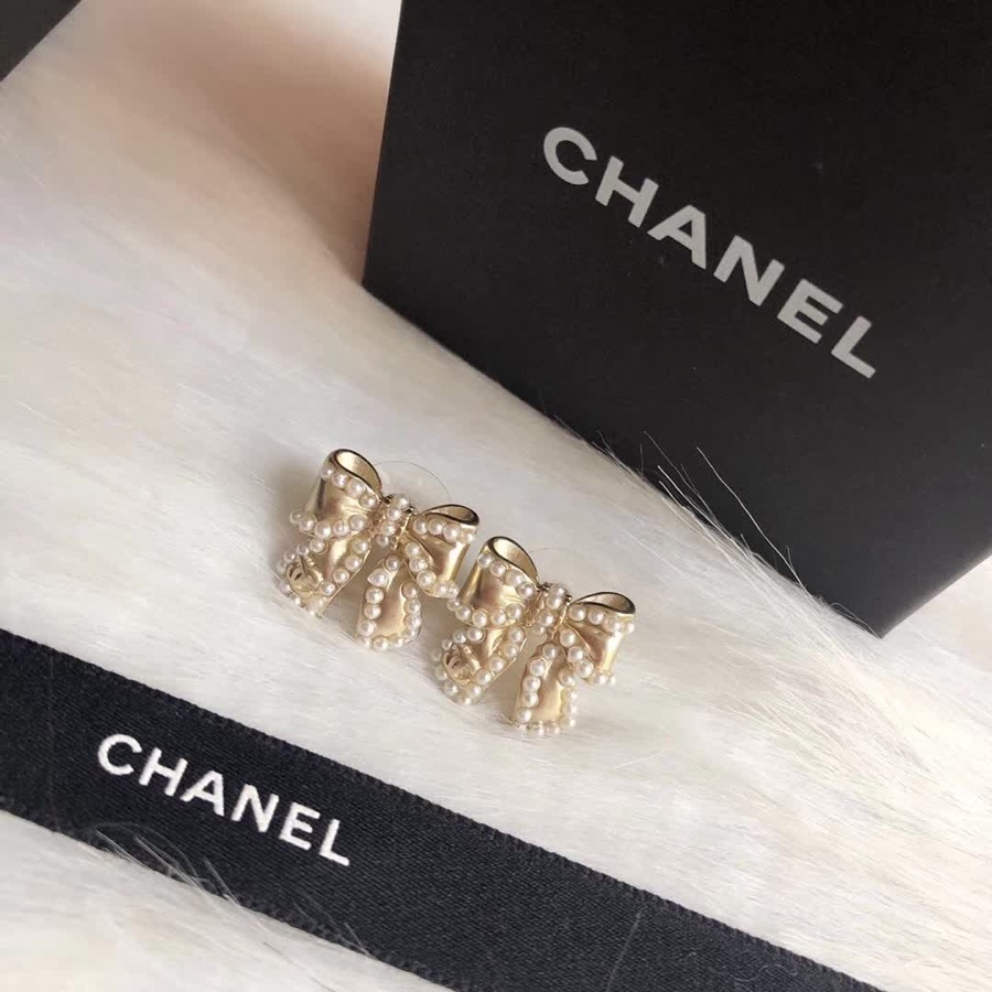 Chanel Earrings Pearl L