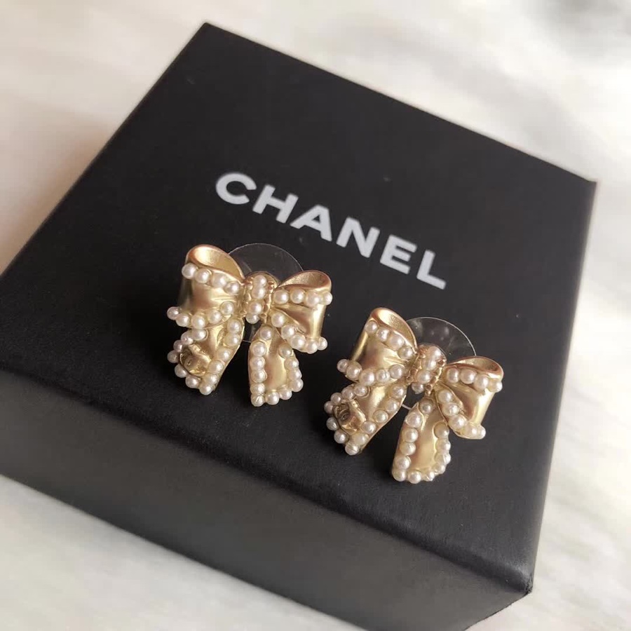 Chanel Earrings Pearl L