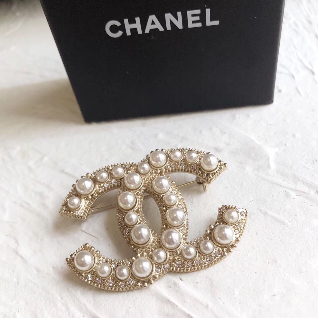 Chanel Brooch Pearl L