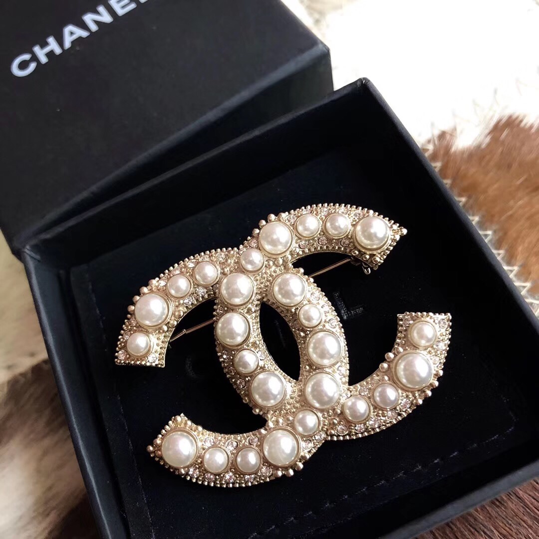 Chanel Brooch Pearl L