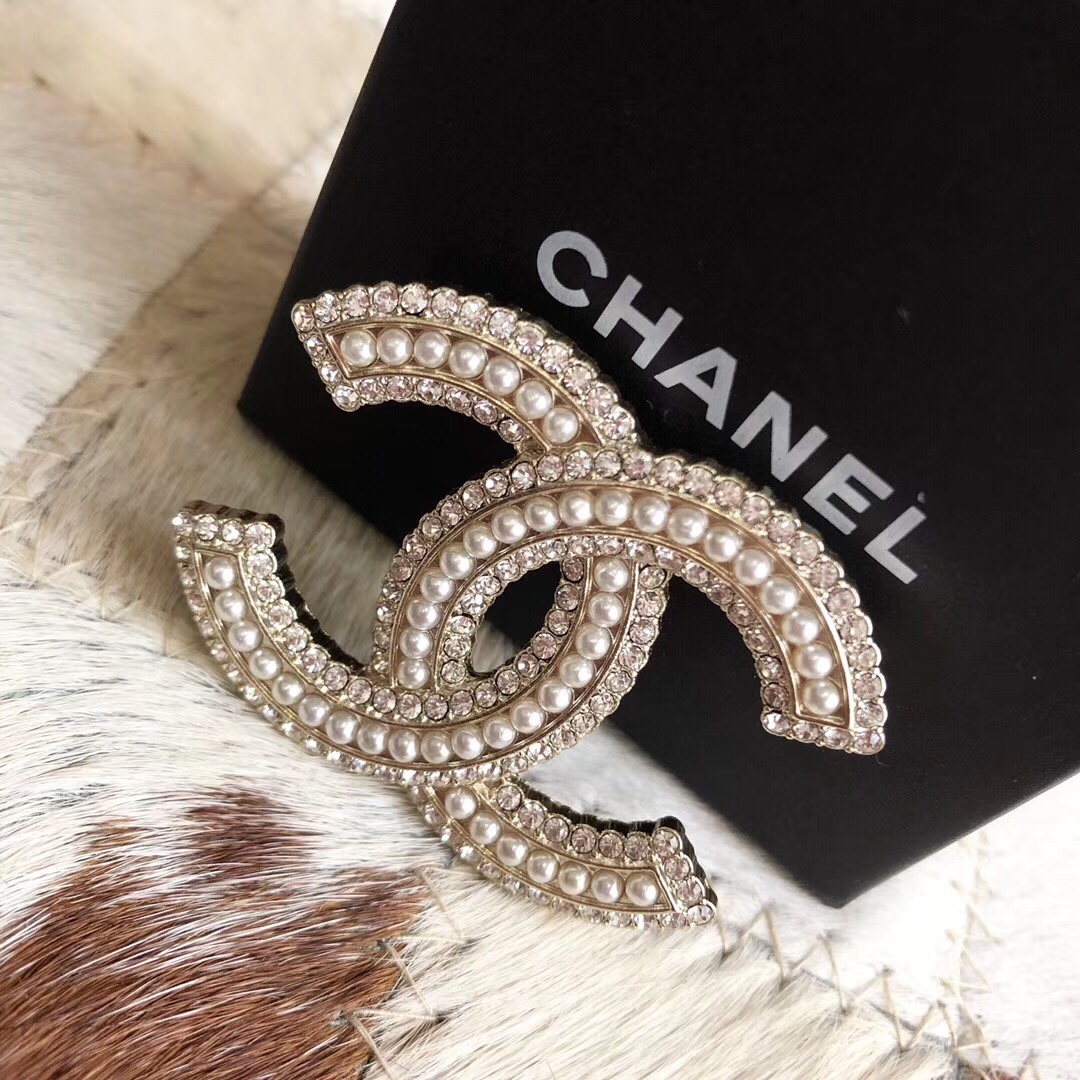 Chanel Brooch Pearl L