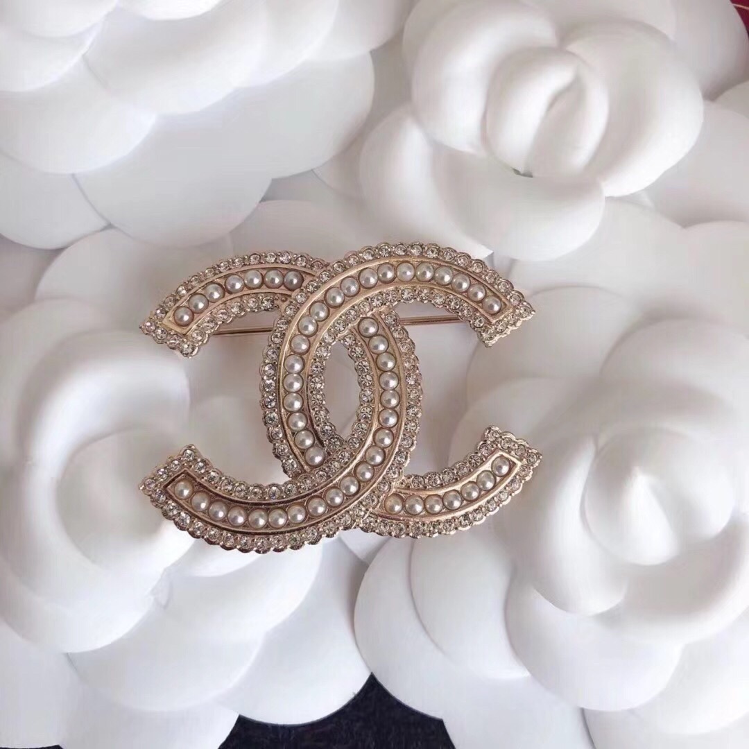 Chanel Brooch Pearl L