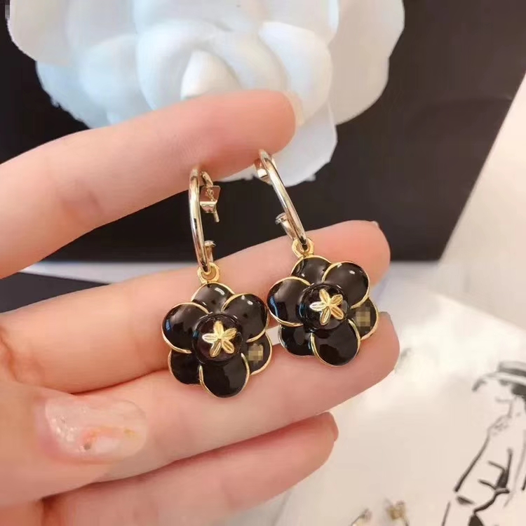 Chanel Basic Jewelry Black L