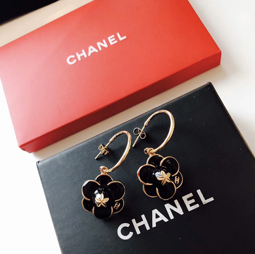 Chanel Basic Jewelry Black L
