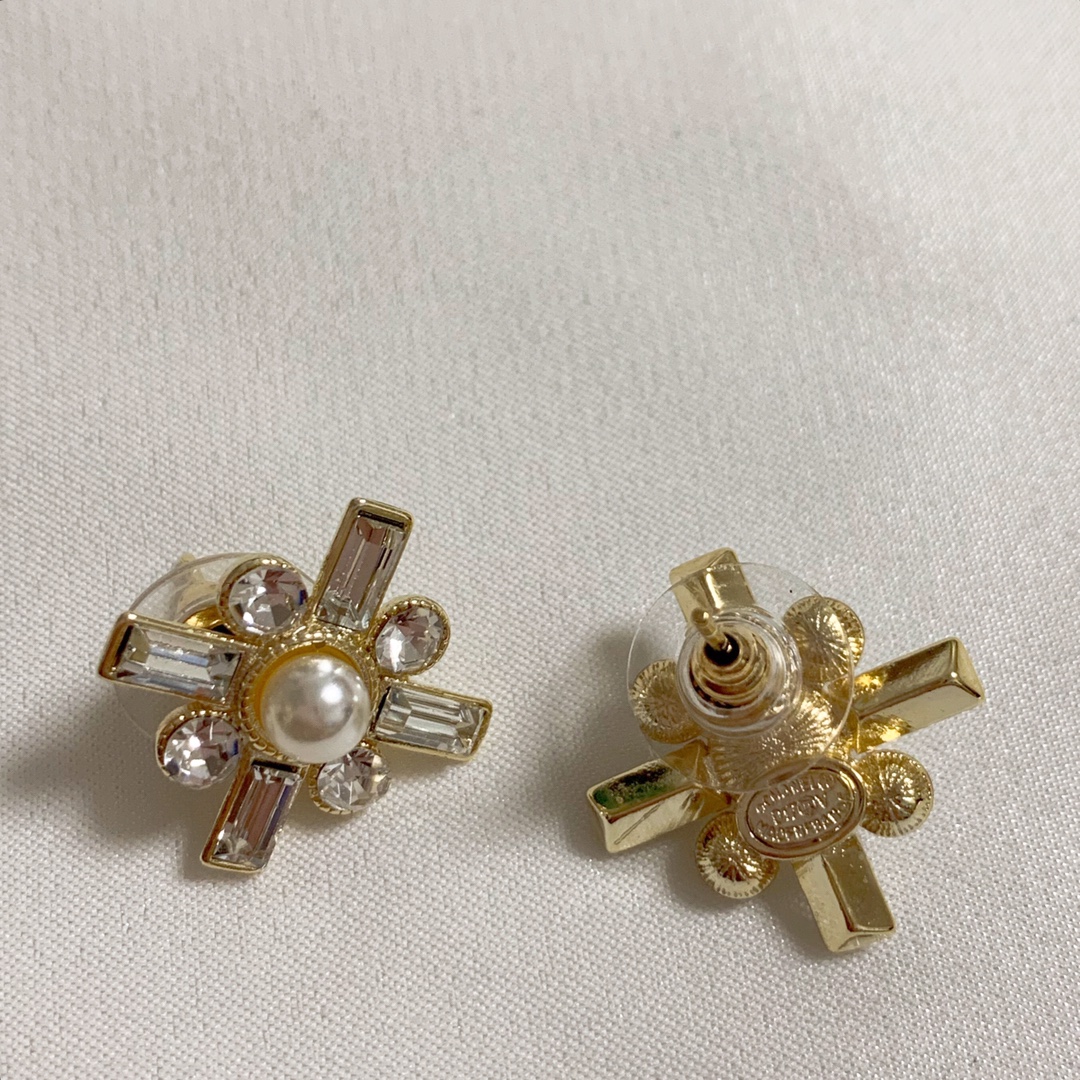 Chanel Earrings Silver S-l