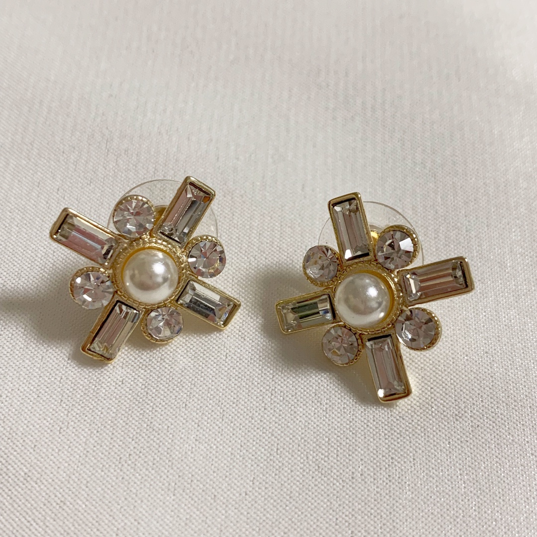 Chanel Earrings Silver S-l