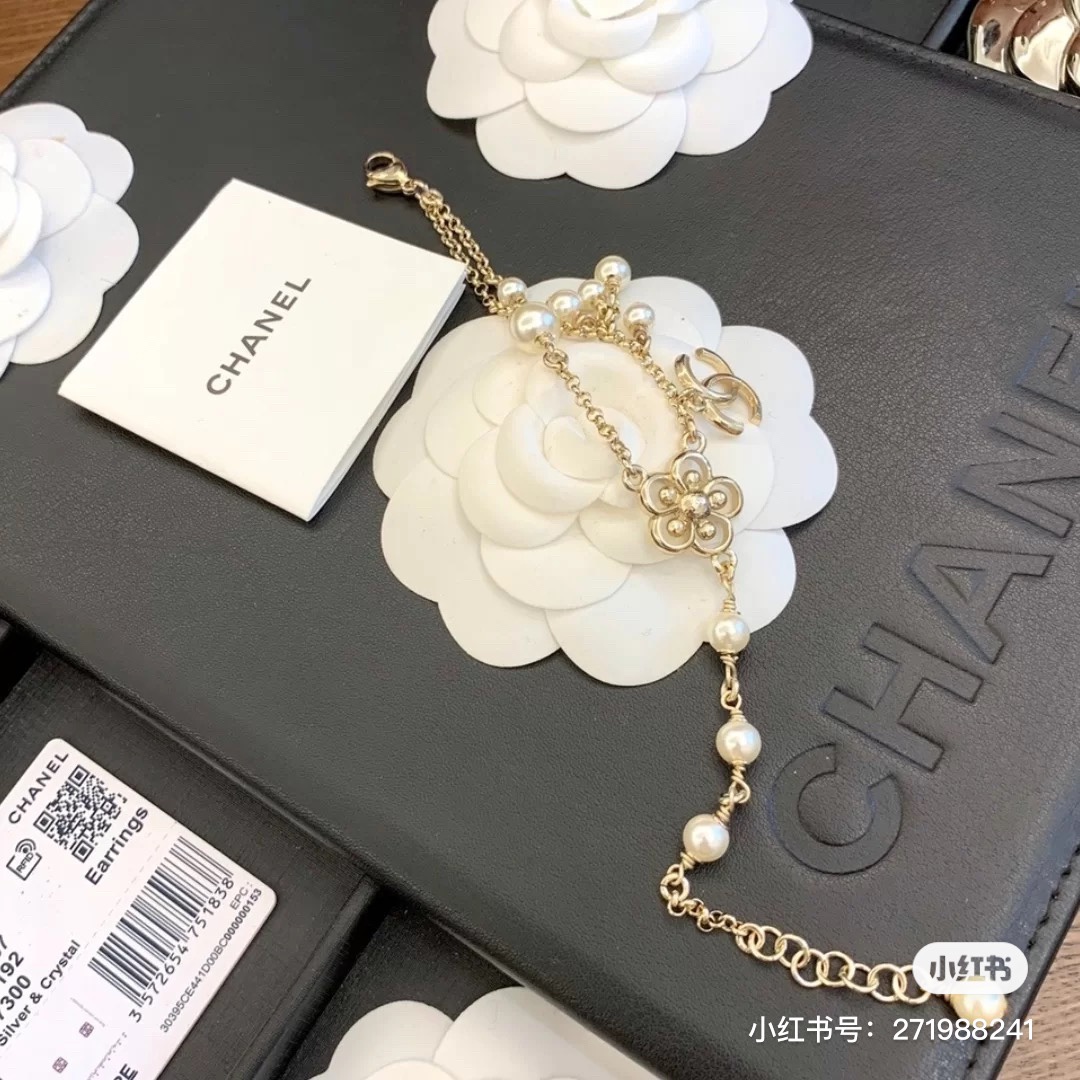 Chanel Bracelet Pearl L