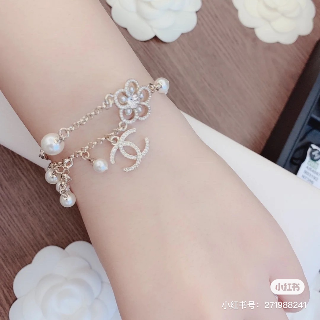Chanel Bracelet Pearl L